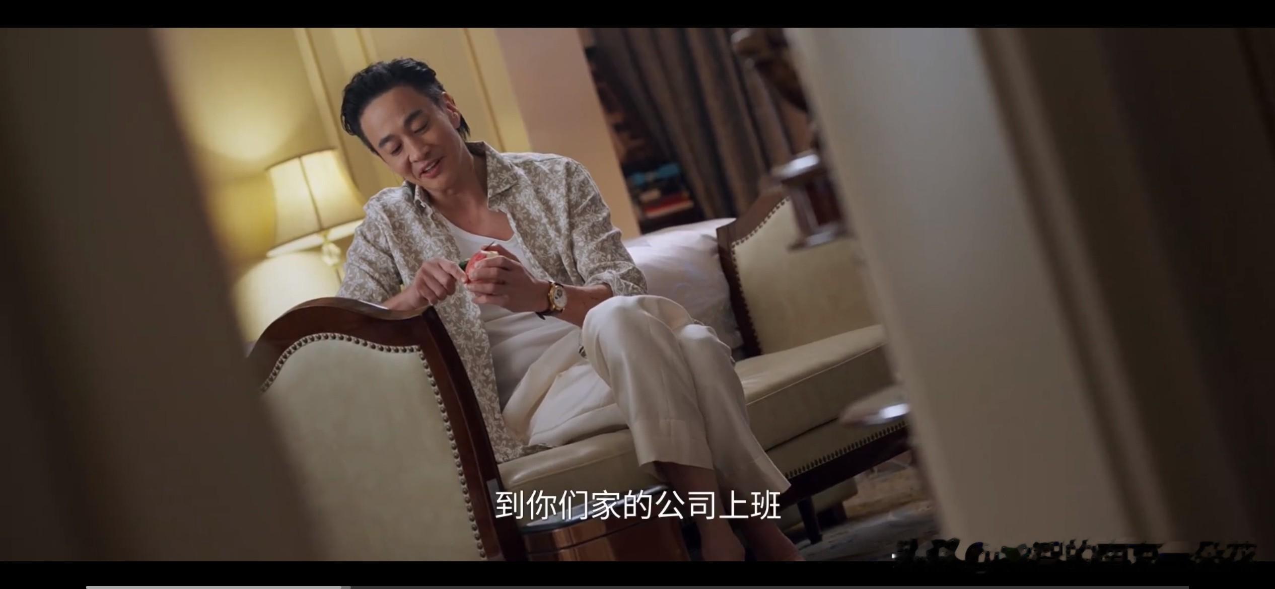 真相大白！电视剧《美人余》最新剧情中，余梦（李一桐 饰演）终于知道焦旭（常华森 饰演）为什么主动接近她，帮她打和狄立人（乔振宇 饰演）的离婚官司，原来是因为焦旭的大学辅导员翁欣！

可怜的翁欣原本是大学辅导员，美丽善良，遇到韩广（何润东 饰演）这个骗子后，她被逼疯了，韩广本来只是一个包工头而已，他给