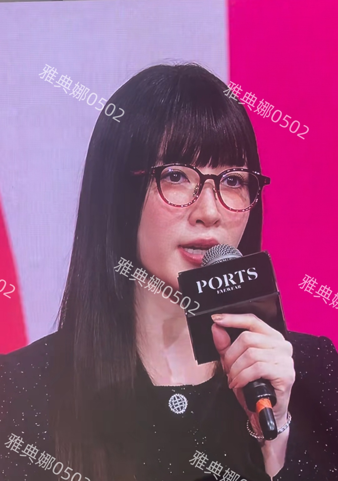 江疏影的美貌被高估了，不知道她是胖了还是今天的造型太过保守成熟，总之不...