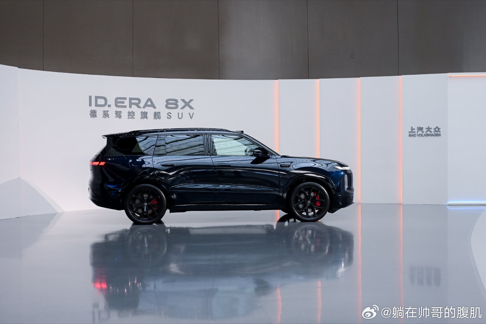 #李治廷的新搭子8X 20.68万起夯爆了#   ID. ERA 8X

不知道从什么时候开始，拥有一台属于自己的车，成了藏在我心底很久的一个小愿望🚗。不是追求多么炫酷的性能，也不是想要拿车子当作炫耀的资本，只是单纯向往那种随时可以出发的自由感🌿。周末不用再卡点抢高铁票，不用挤拥挤的大巴， ​