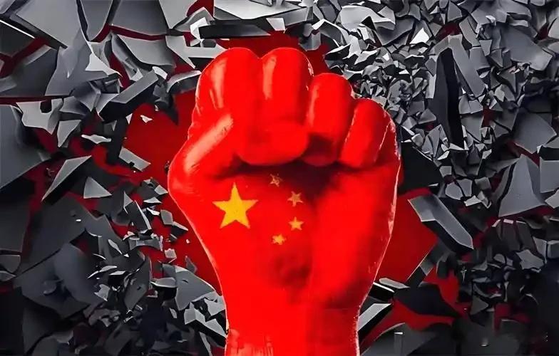 亚运会中国男篮面临挑战。
中国男篮涉险击败沙特打进四强，明天将与日本争夺晋级决赛的名额。现在中国12人名单中，三名锋线队员朱俊龙、李弘权、赵嘉义因伤可能打不了，这对明天的排兵布阵和球员的体能都是严峻考验。
虽然有实际困难，但对阵小日本就要抛开一切，充满血性地去战斗！相信中国男篮在郭士强指导的带领下，