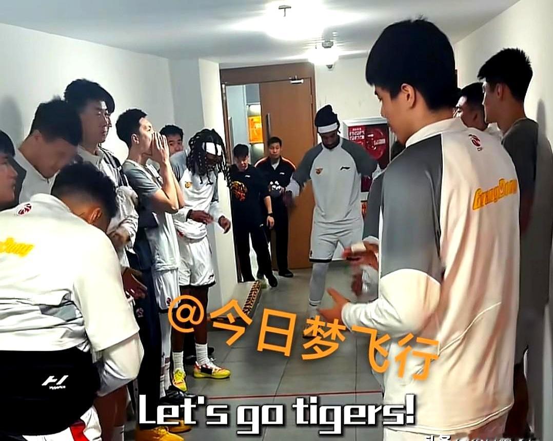 今晚粤晋之战，12人名单终于浮出：萨林杰、徐杰、胡明轩、陈家政、黄明依...