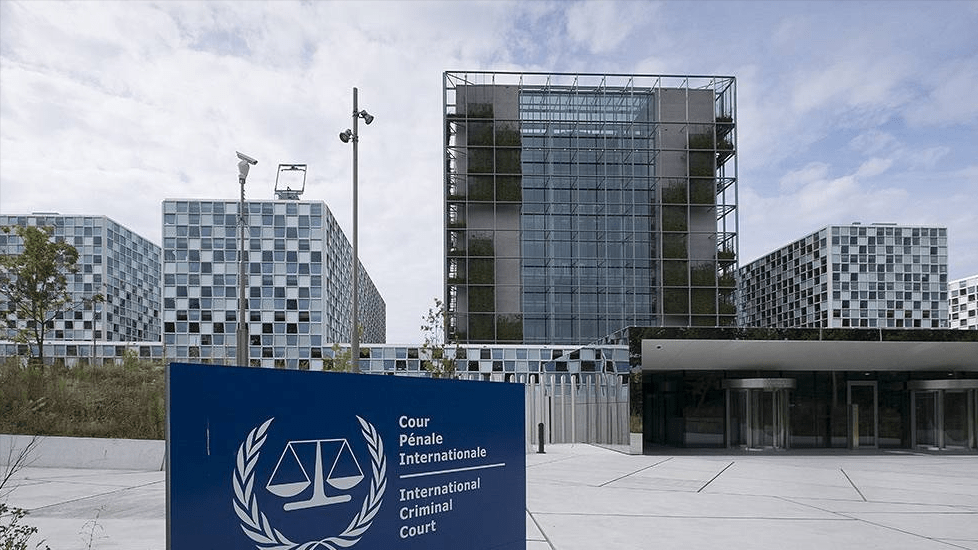 一纸逮捕令彻底成了废纸！国际刑事法庭对普京的通缉，在中国境内完全不作数。据接近克里姆林宫的人士近日放出消息，俄罗斯总统普京将赴华出席亚太经合组织（APEC）峰会，至于美国总统特朗普主持的二十国集团（G20）峰会，他大概率不会到场。这也是普京自 2017 年之后，首次亲自现身 APEC 领导人会议。