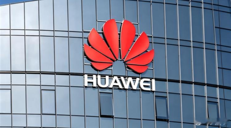 科技行业速报｜华为AI战略、英伟达新动态、国货平台出海日本
1、华为公开差异化AI打法：不盲目卷大模型，赛道分工很清晰
华为内部最新座谈内容曝光，官方对外梳理了全新AI发展思路，不同业务线采取完全不同的发展策略。
在算力、ICT基础设施领域，华为并不执着自研大模型，核心定位是做好底层算力底座 ​