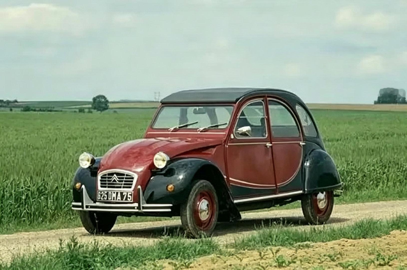#2026 巴黎车展# 雪铁龙 2CV 要复活了。不是怀旧复刻，是把 1948 年那台 "车轮上的雨伞" 塞进电动时代 —— 圆润蛋形车身、极简内饰、让出行回归简单。别人在卷 0-100 加速，它在卷 "怎样让开车这件事变轻松"。敢不同，本身就是一种豪华。 #车里哪些细节让你觉得豪华##神龙科技##东风雪铁龙# ​