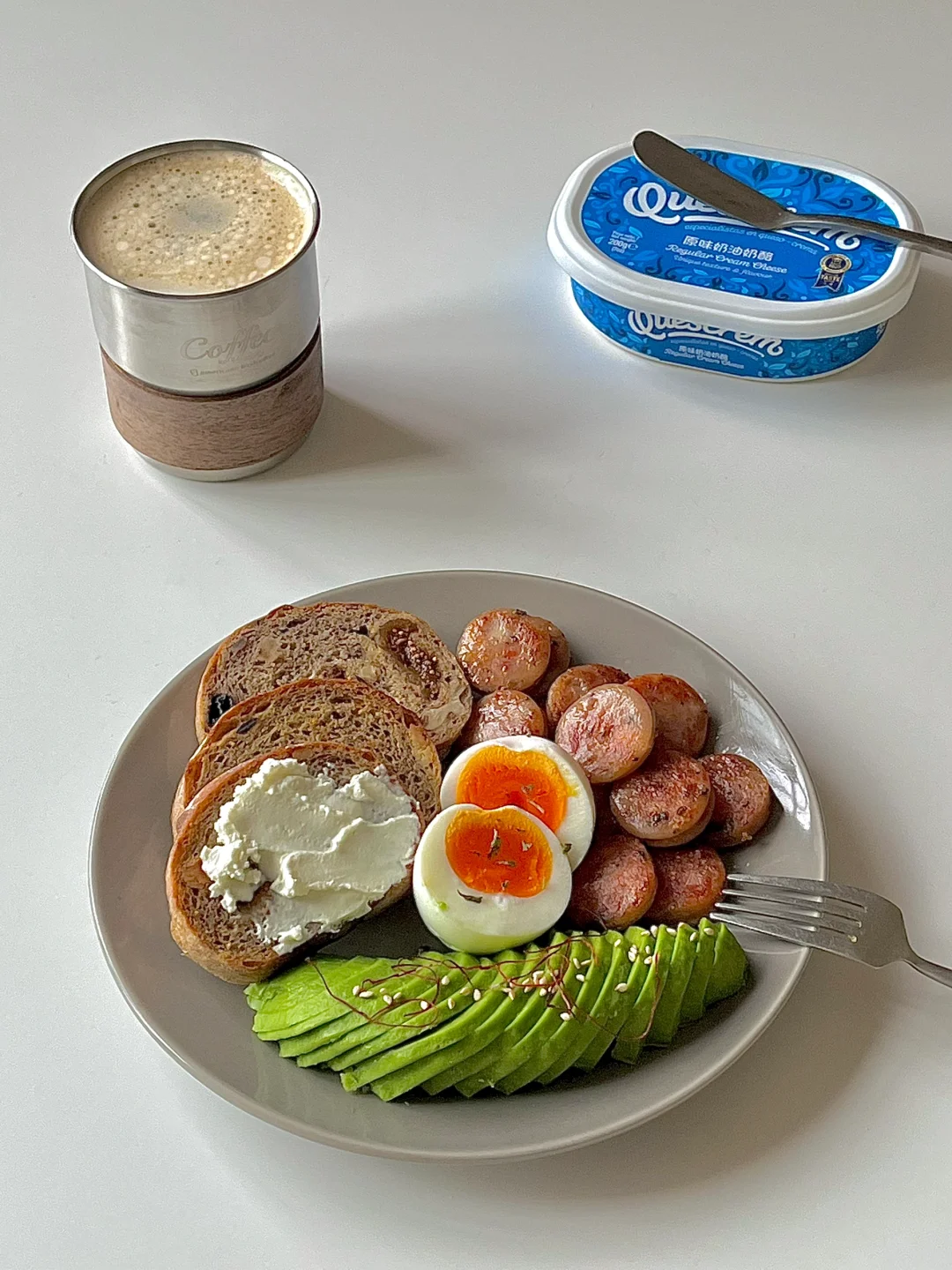 ☀️工作日早餐｜欧包奶酪🧀️煎香肠&牛油果🥑