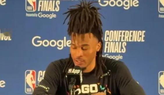 卡斯尔：当哈珀自信打球，同年龄段没有人能有他那样的水平  今天NBA季...