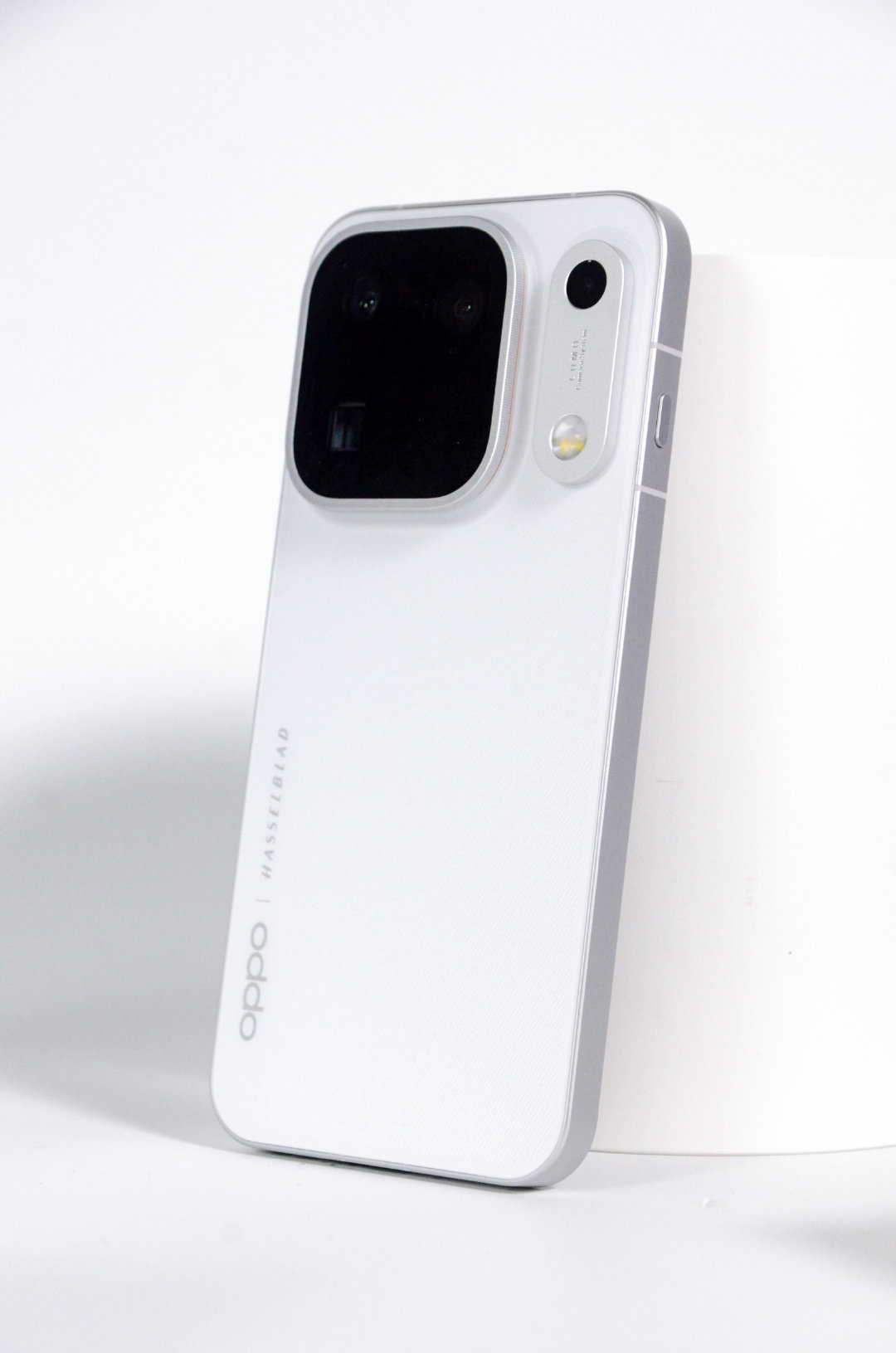 OPPO Find X10 Pro Max 真机实拍，白色超好看[努力] #OPPO旅拍神器# ​
