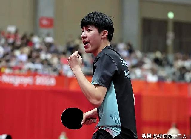 2026年9月24日名古屋亚运会乒乓球男团决赛，中国队2-3输给日本队，男团九连冠止步。
 

这场球不是单纯某一个人没打好，而是排阵、体力、接发球和被对手针对性研究全凑到一起了。
 

先把比分捋清楚，再聊为什么会这么输，后面单打还有没有机会找回来。
 

说实话，第四盘王楚钦0-3干脆利落地输给