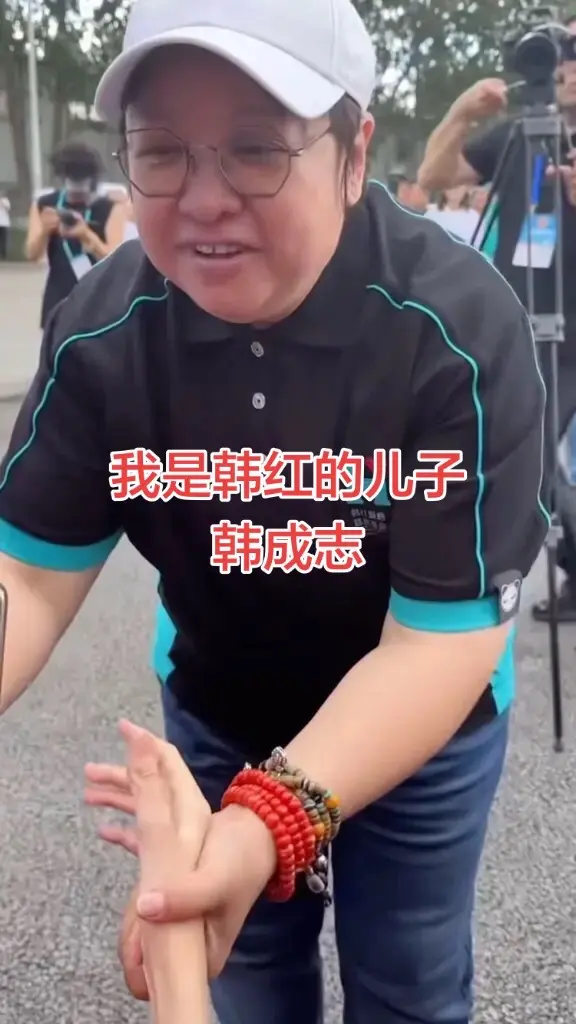 【现场直击:文班亚马超远三分】这恐怖的射程！加时关键时刻马刺落后3分，文班刚过半场直接出手超远3分板平分！NBA季后赛马刺VS雷霆