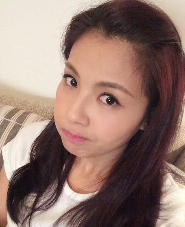 #刘涛[超话]# 
看到这几张自拍照还是会不自觉得点开… ​