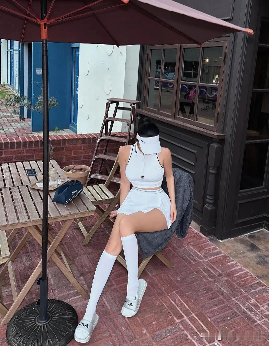 女朋友找喜欢高尔夫🏌️‍♀️的小姐姐还是网球🎾小姐姐更好一点？