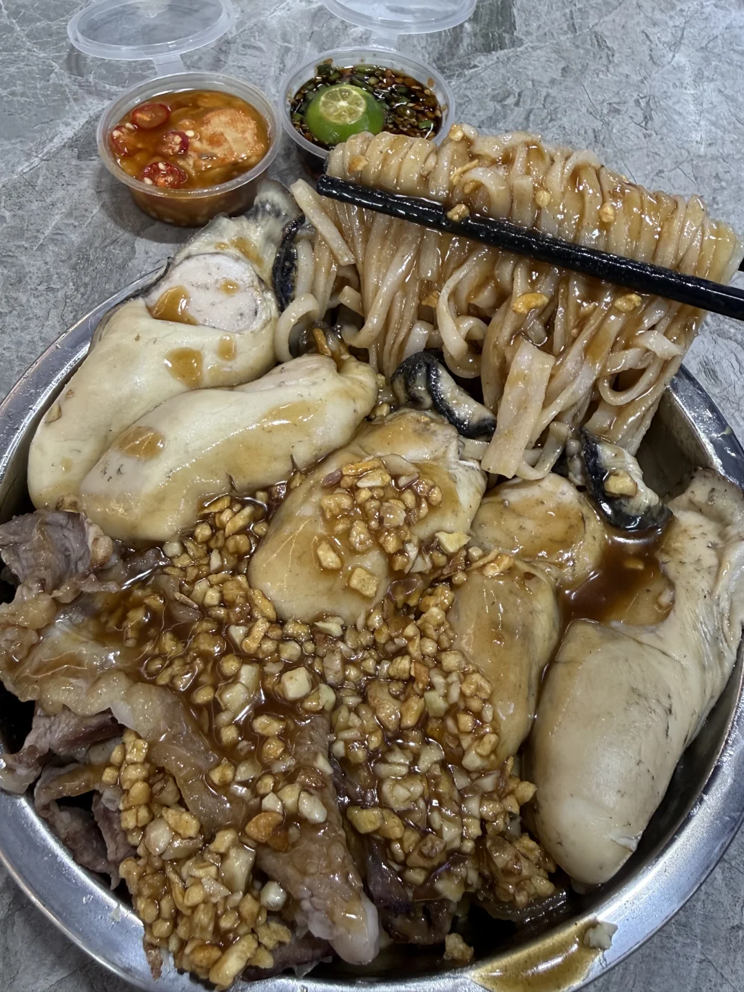 误闯珠海最震撼老店的生蚝沙茶牛肉捞粿条