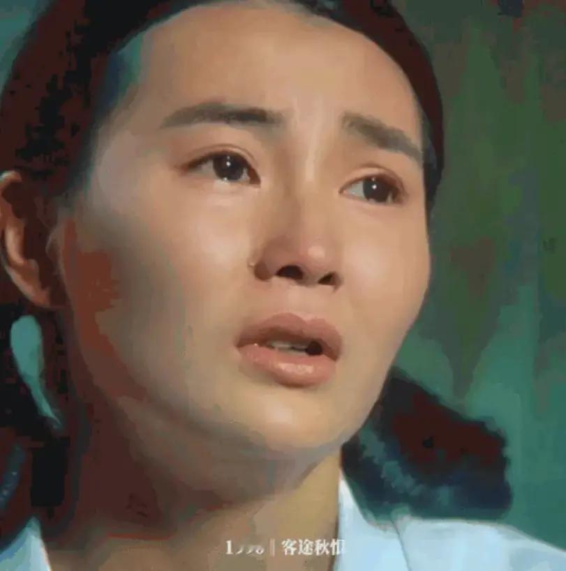 拍完《新龙门客栈》，梁家辉对张曼玉说：为了避嫌，我们以后还是少见面吧。”张曼玉一听，直接哭了出来。

梁家辉说完那句话，自己心里也不好受。他看见张曼玉的眼泪，手抬了抬，最后还是没动。他知道自己必须这么做。那时候报纸天天写，说他跟张曼玉在片场如何亲密，讲得有鼻子有眼。梁家辉不在乎别人说他什么，但他怕这