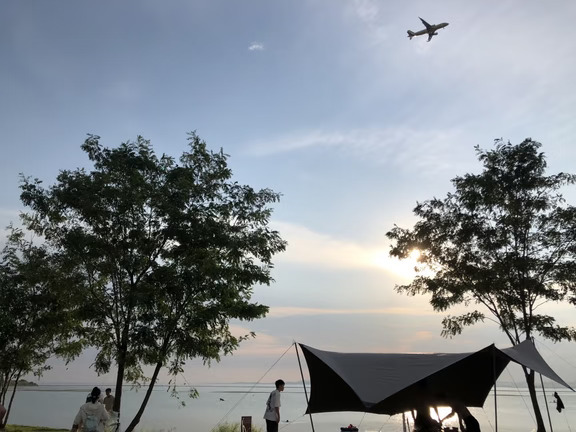 带窝窝头去湖边兜风～