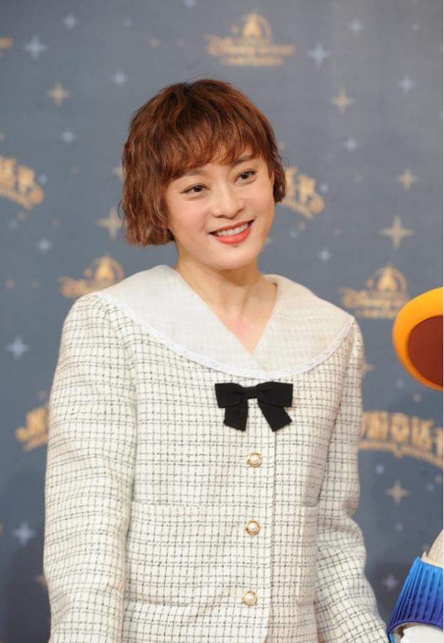 孙俪这回真换了样，泡面头配小香风，国际范儿谁看了不服 ​