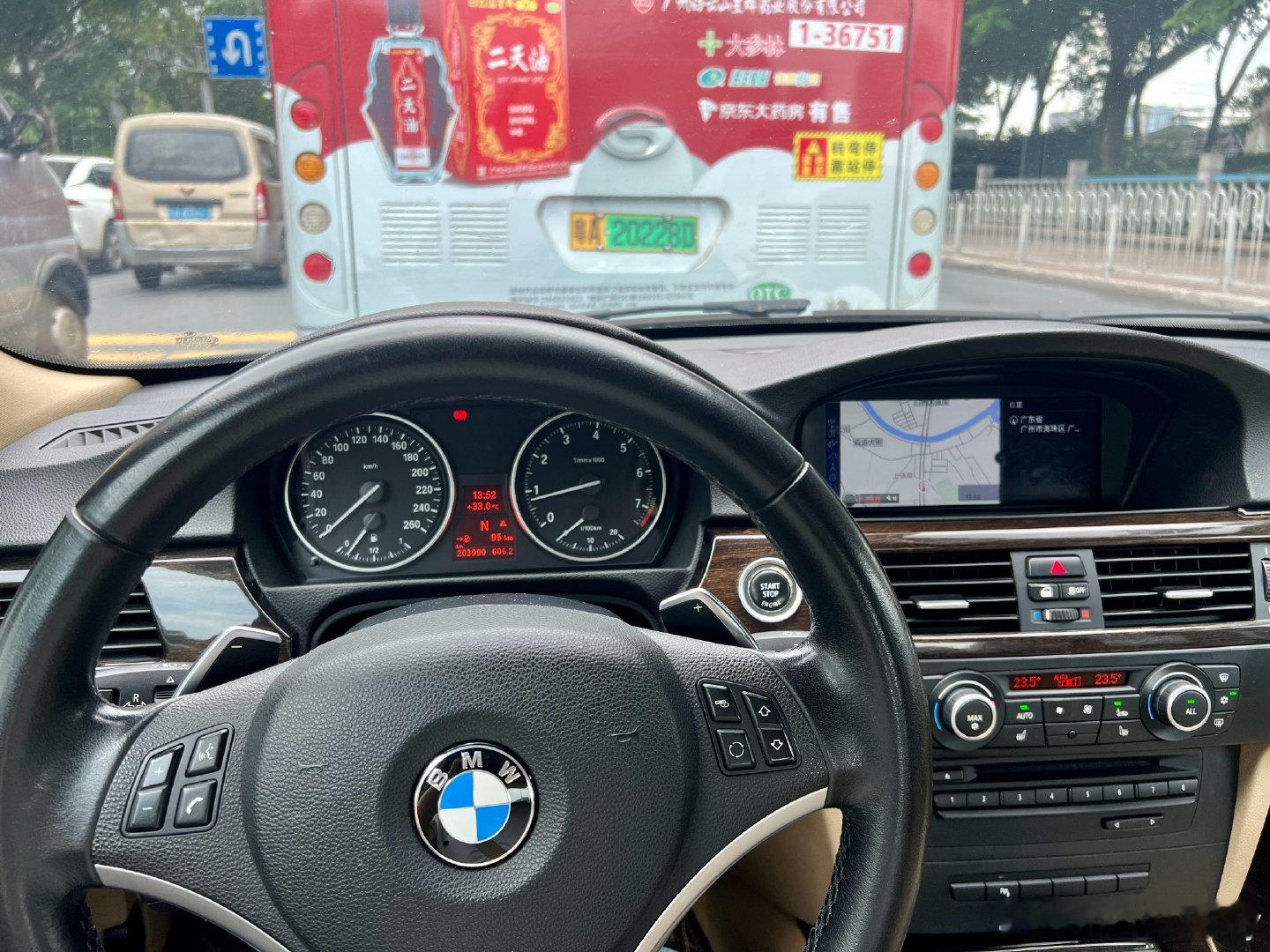 N52+ZF6这种线性，饱满，高级的动力系统，真的即便是到如今这个时代的最新款燃油引擎，抛开油耗，绝对动力和排放，能与之媲美的我觉得也不多。  ​
