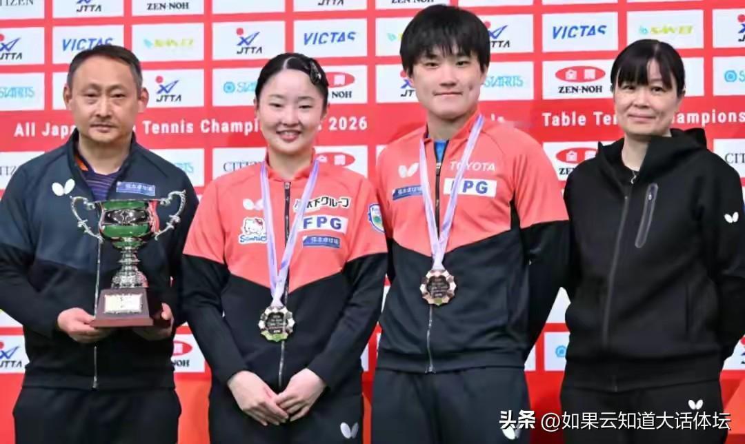 张本宇又被日本乒协罚了？停津贴、禁进训练馆，只因他公开抱怨资源不公。可转过来，他还在请求大家不要针对他的儿子。
儿子张本智和、女儿张本美和，如今是日本队冲金门面。名古屋亚运临近，美和高调喊出冲击四金，协会一边把他们当作核心筹码，一边用严格管理限制住父亲。
在中国，有人指责他们背离故土；在日本，输