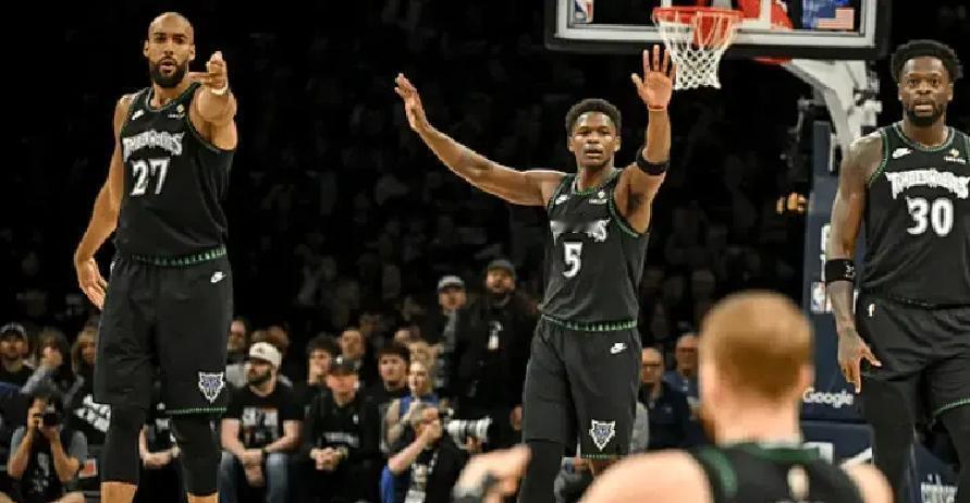 森林狼这场球，输的不只是比分，是把人看得心里发凉 爱德华兹已经确认打不...