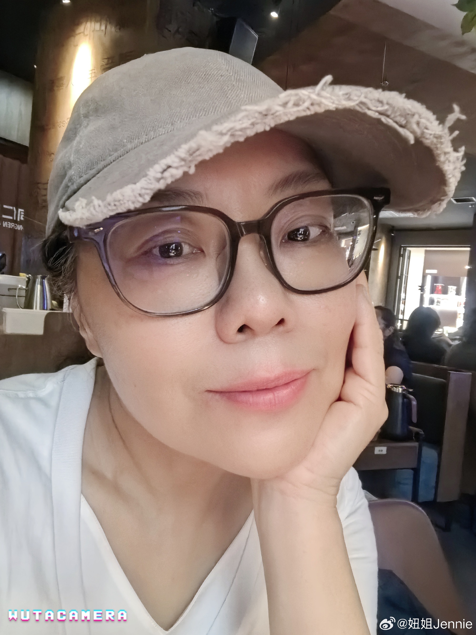 今天凌晨到的昆明，一早早饭过后去出门逛街去了，隔壁就是恒隆呀!北京路...