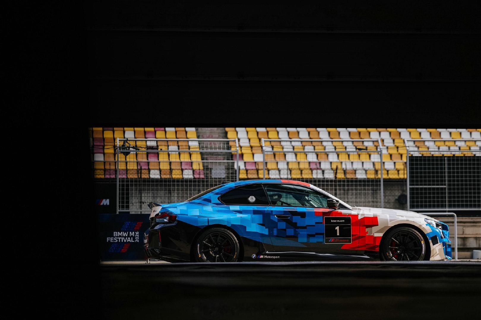 2027年起，BMW M2 Racing将加入宝马精英驾驶培训体系[色]，所以…2027开年的冰雪驾驶培训会不会…[流鼻血] ​