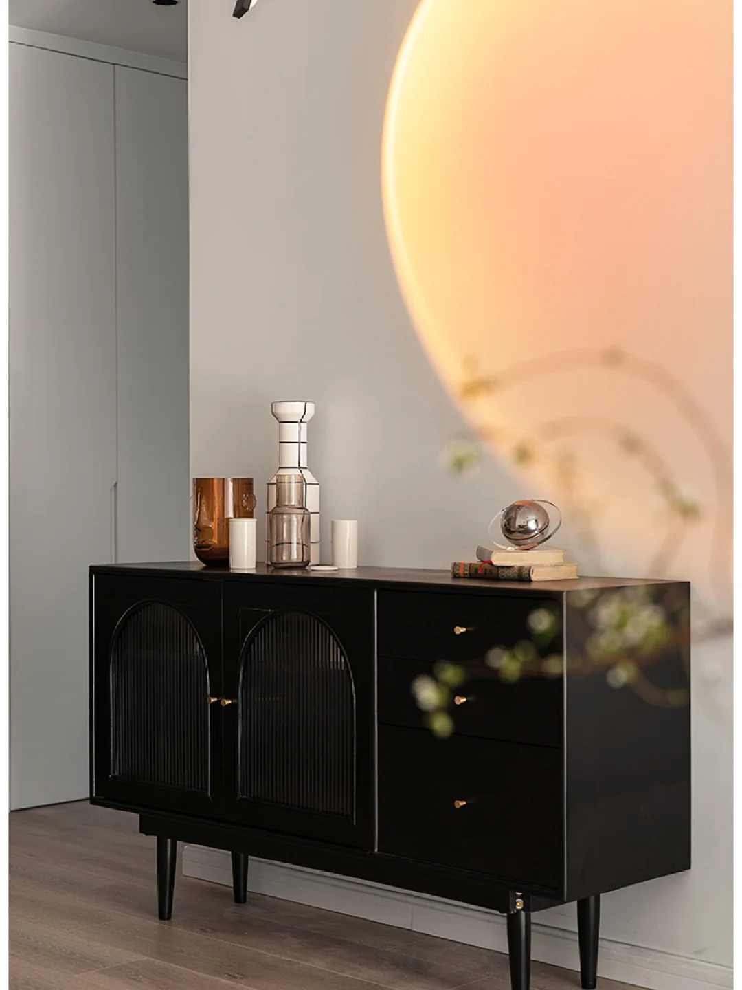 115㎡现代简约三居室设计，质感细腻又高级