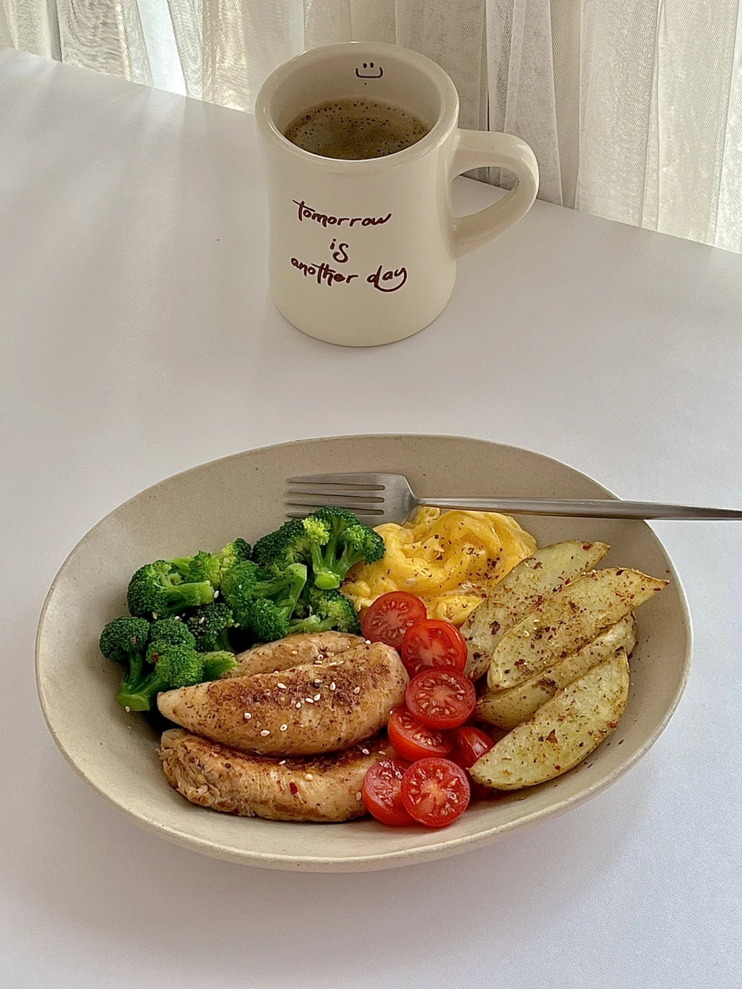 ☀️工作日早餐｜香煎鸡胸肉｜烤薯角｜滑蛋😋