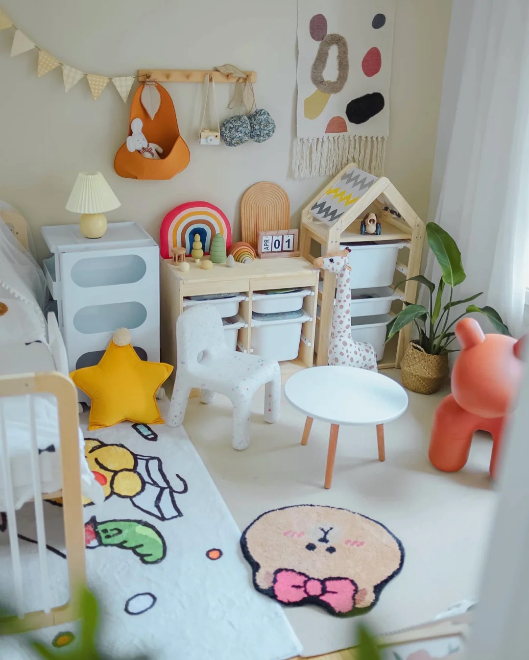 ins风奶油儿童房布置清单🔗10平米的小乐园