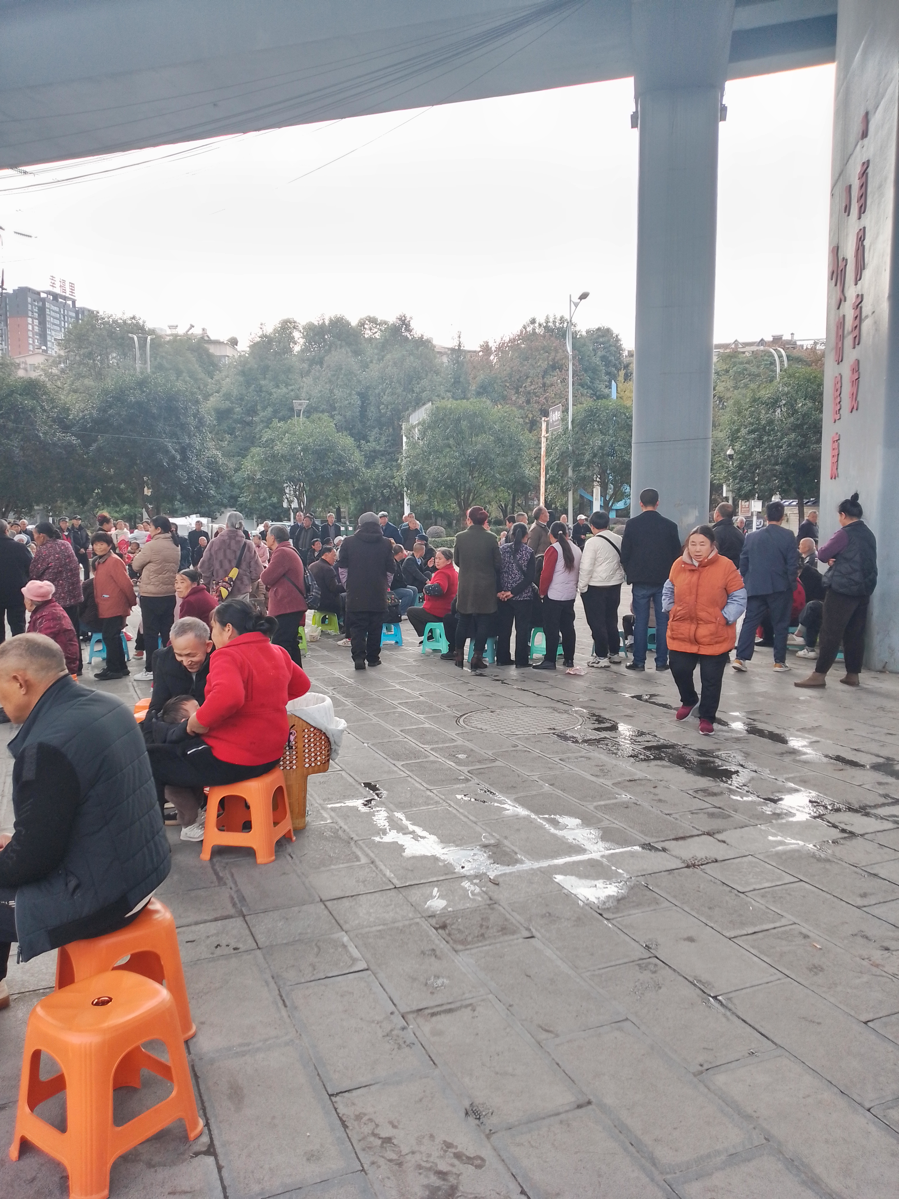 《迷失的爱：婚外情的暗影与救赎》  大家好，欢迎来到今天的故事分享。今...