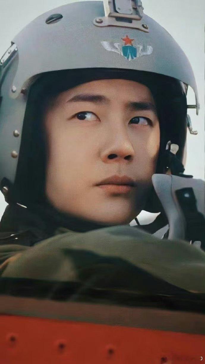 王一博 借我怦然心动如往昔 借我安逸的清晨与傍晚​​​