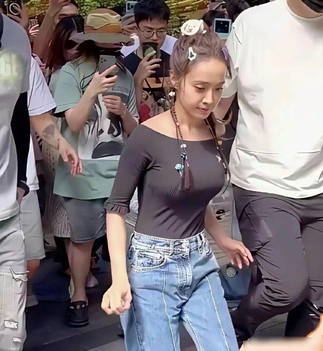 线下偶遇蔡依林，说周杰伦不后悔我是不信的 ​