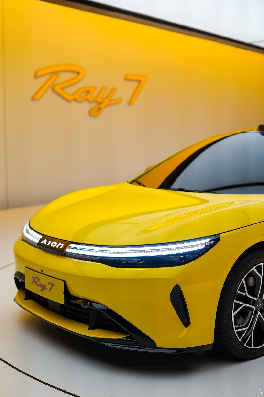 埃安Ray7正式亮相，新车搭载华为DriveONE EMB全电线控制动...
