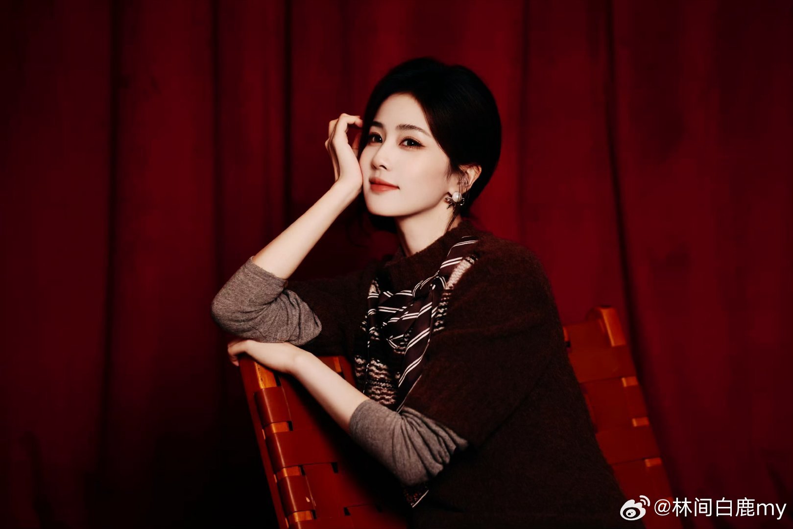 #白鹿[超话]##白鹿十周年实体专##白鹿开到荼蘼被挟持路透# 
立秋后第一个栗子蛋糕🌰 🐿️ ​