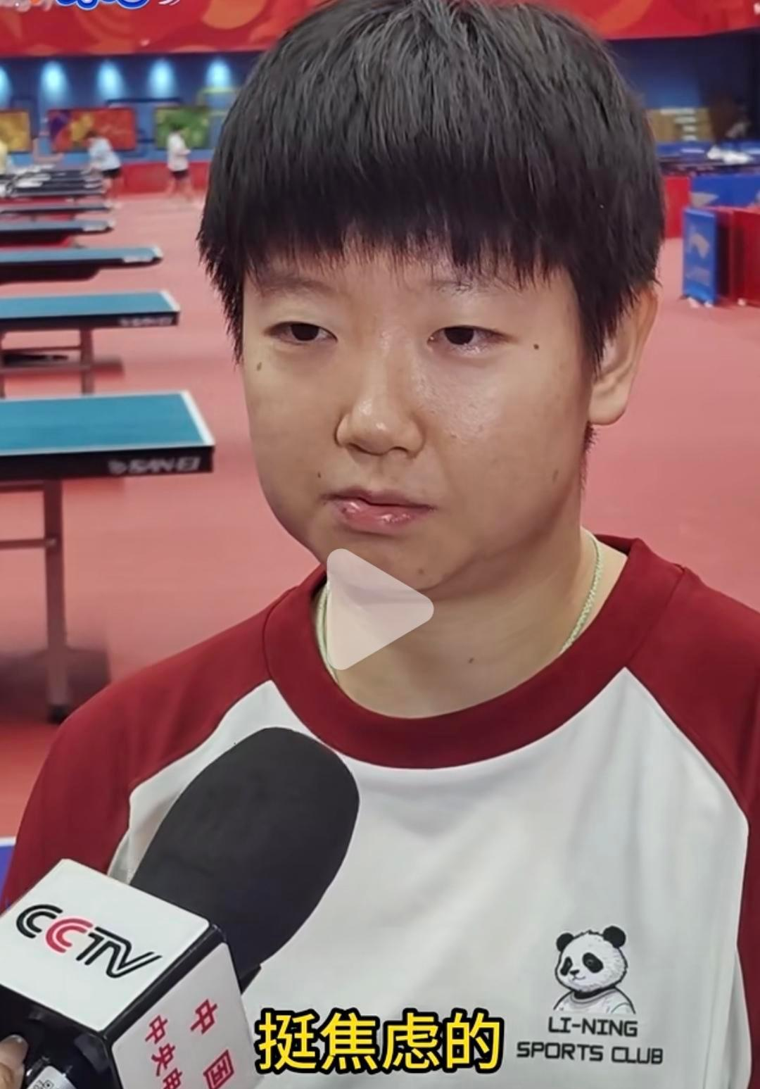 标枪圈最被低估的隐形武器，就是对本田枪的肌肉记忆！
日本标枪名将北口榛花2026年9月在布达佩斯终极冠军赛第二投甩出68米92，把自己保持的日本纪录67米38一口气提了1米54，直接杀到女子标枪历史并列第十。而关于她成绩飞涨的原因，圈内有个特别有意思的讨论——不是靠什么违规小动作，就是对自家造标枪的