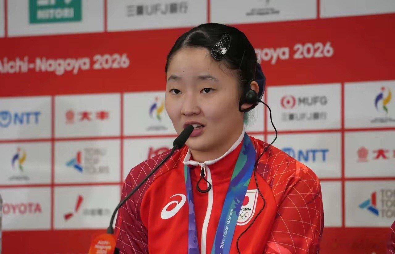 女单八强已产生4席
​第一席，申裕斌，韩国🇰🇷
申裕斌4-0扎雷诗·阿卡舍娃，拿到女单八强首个席位。
​第二席，金琴英，朝鲜🇰🇵
金琴英4-0舒麟茜，拿到女单八强第二个席位。
​第三席，张本美和，日本🇯🇵
张本美和4-1娅莎诗维妮，第三个晋级女单八强。
​第四席，王曼昱，中国🇨🇳
 ​