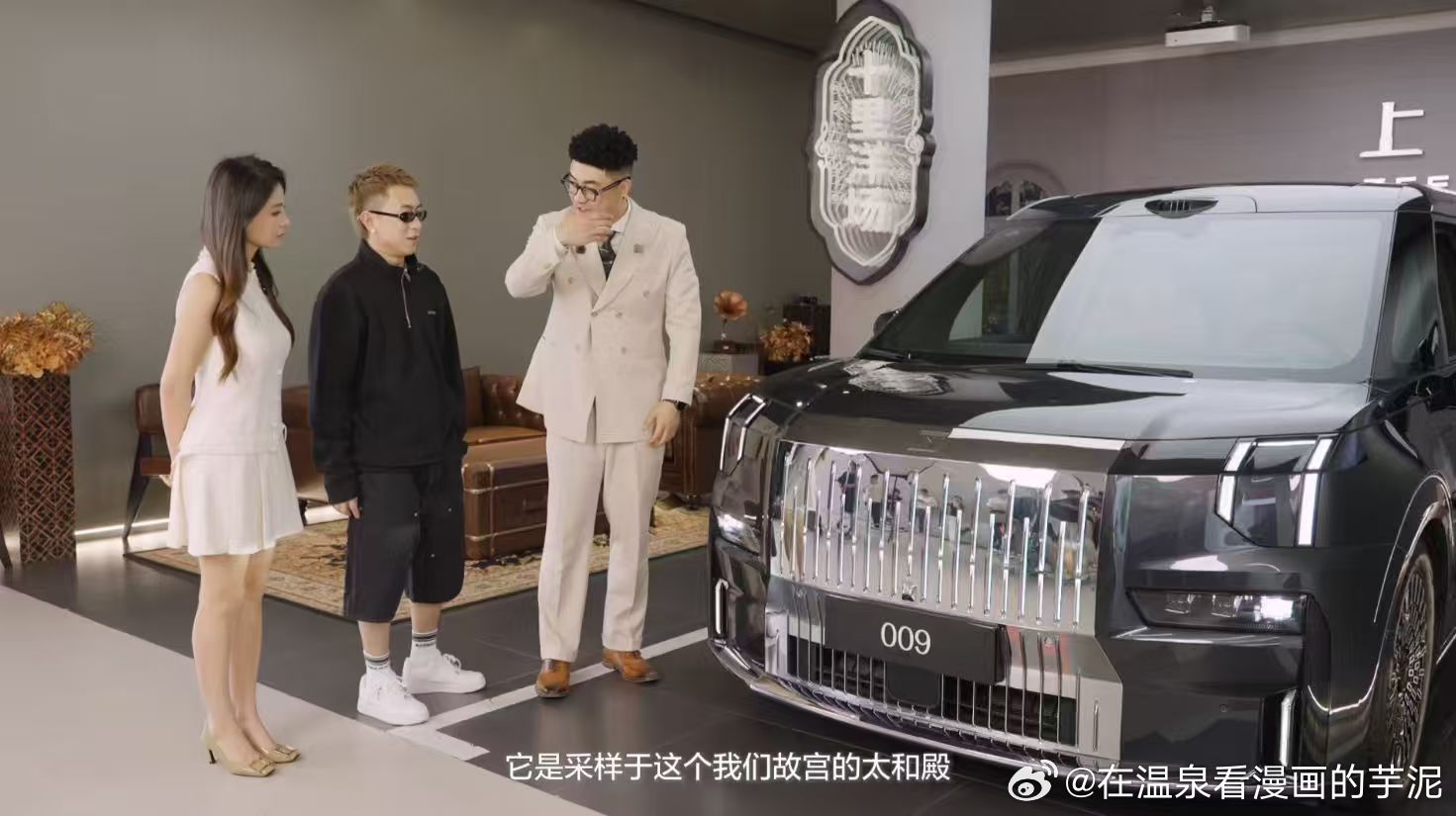 刚刷到秦奋现身上海极氪门店提车极氪009，在上海提车，沉浸式体验Nai...
