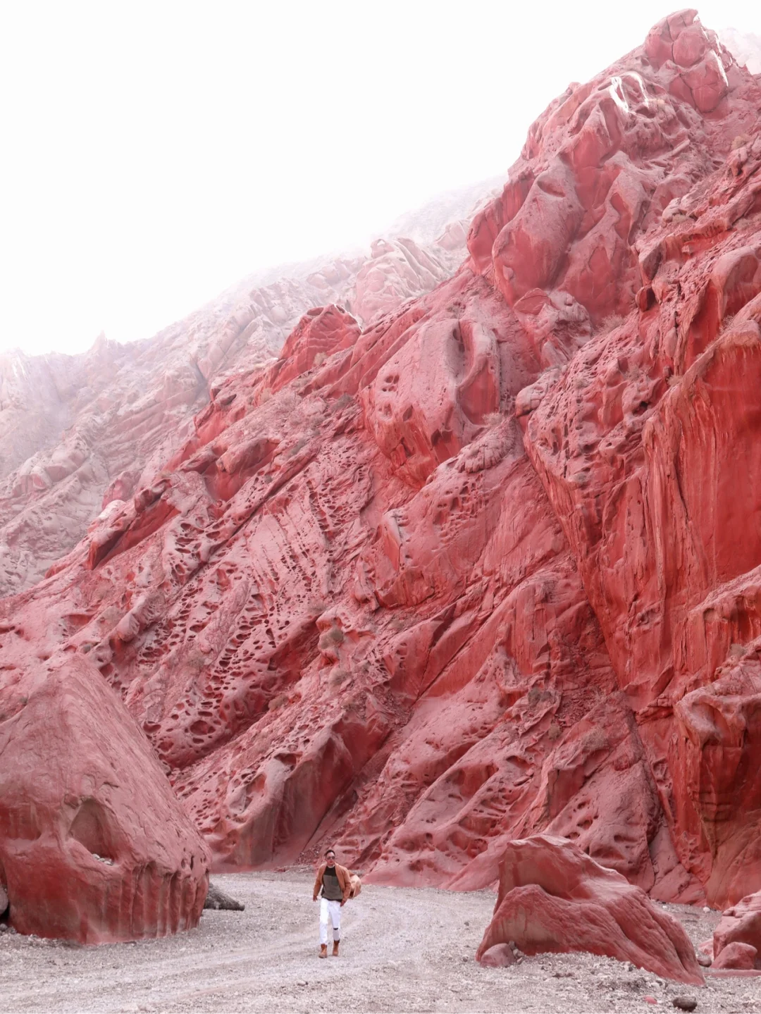 新疆喀什，99%的人都会错过的免费红山峡谷！