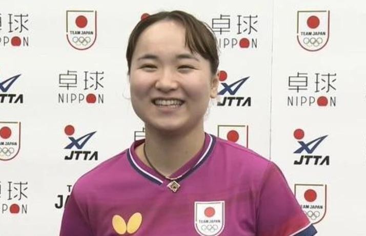 伊藤美诚25岁了。这次亚运会，她说“感觉像东京奥运又办了一次”。2021年那场混双决赛，台下空无一人，“连我妈都进不来”。这回在爱知，离静冈老家近，爷爷奶奶终于能坐在看台上。
陪她训练的森园政崇，当年是她的混双搭档，全日本锦标赛三连冠的搭档。如今他是松岛辉空的教练。老搭档站在对面球台，帮她抠双打细节
