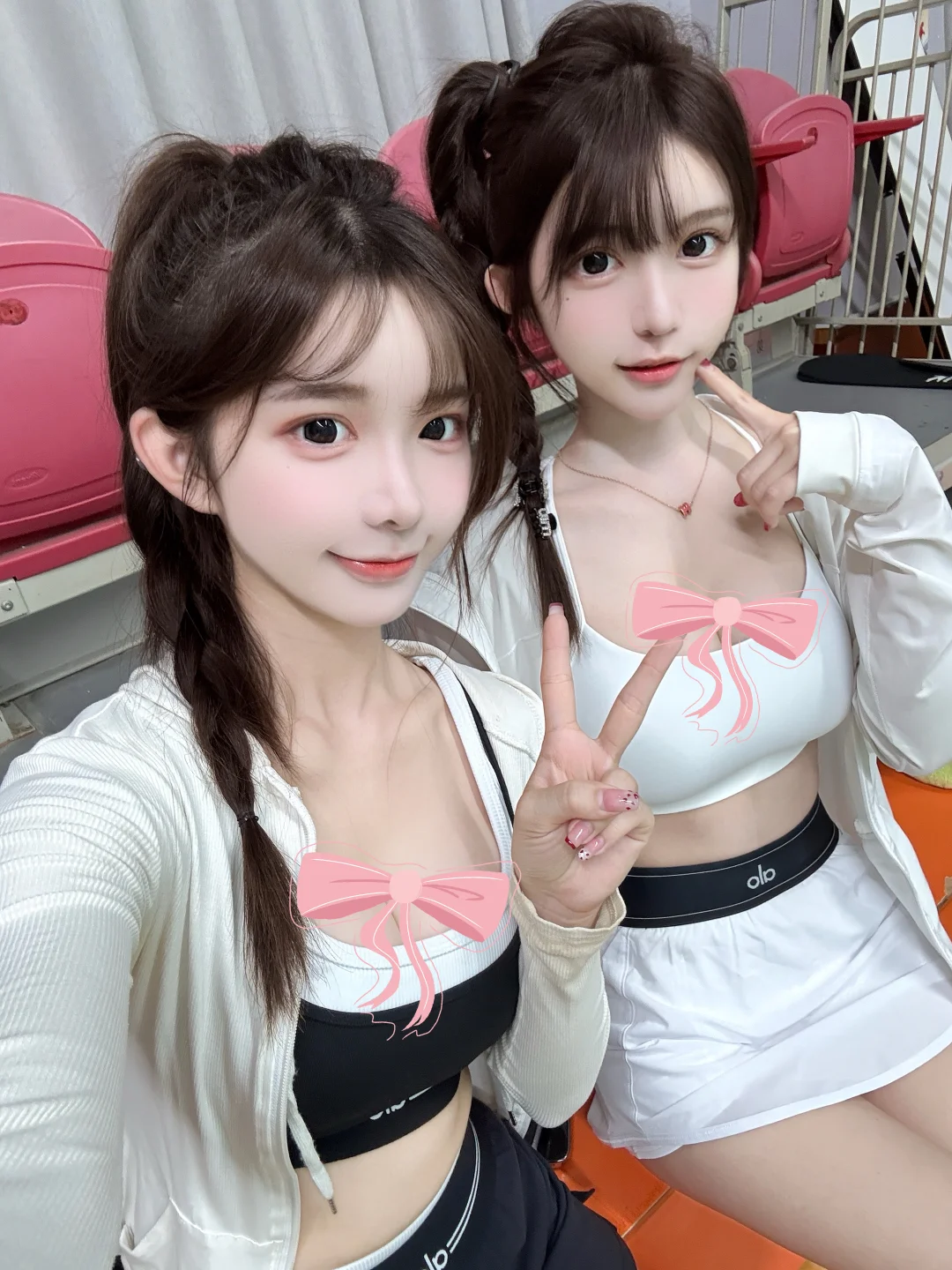 在球场拍太有青春活力啦