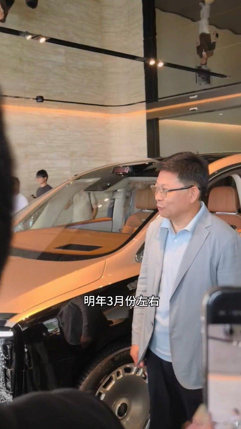 #余承东曝明年初上市大型豪华SUV#看来尊界豪华SUV明年年初大概三月份之后就要上市了，据说这次尊界SUV非常高端、超乎大家的期望，好期待啊[鼓掌] ​