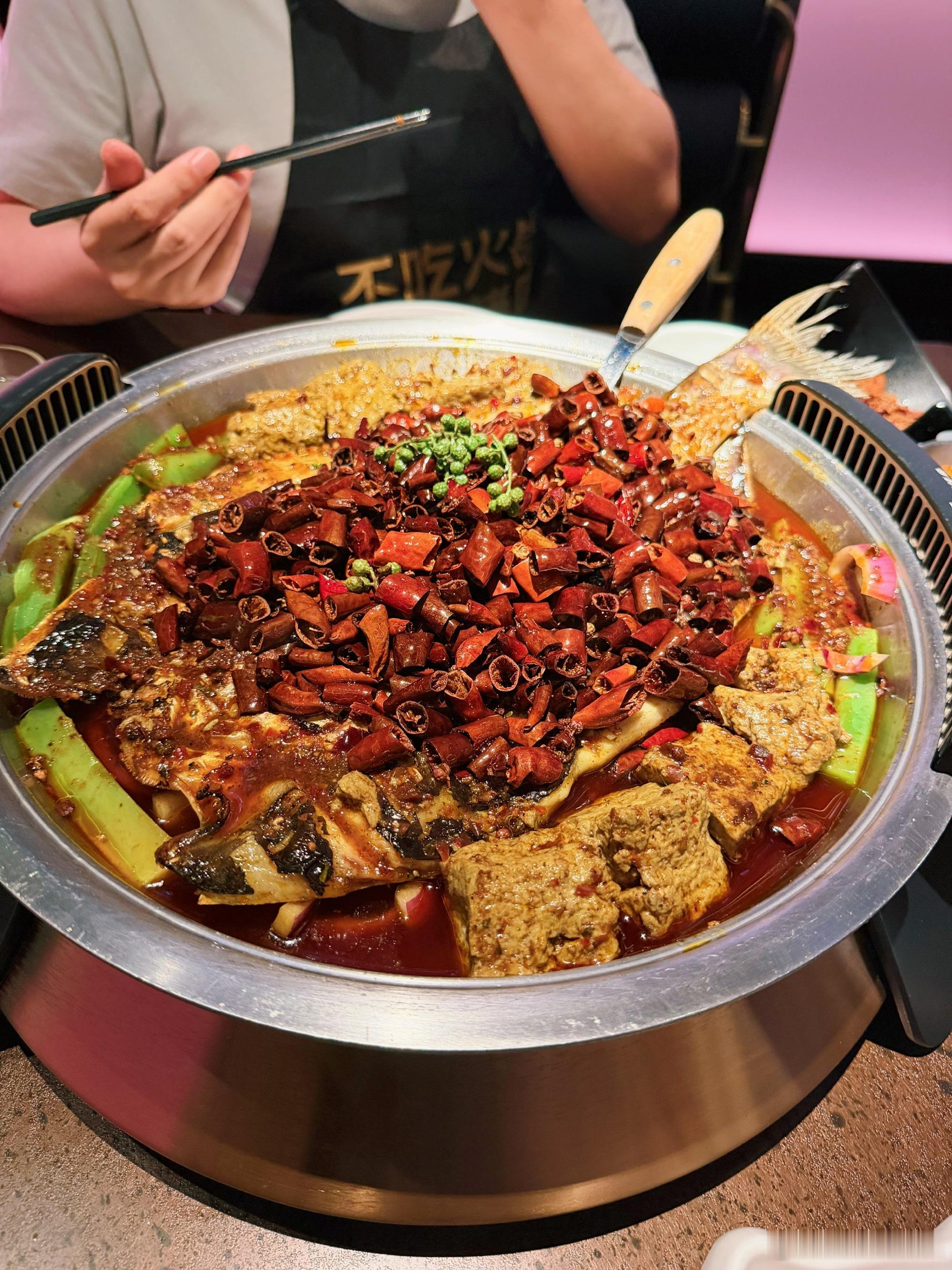 上周LK休假来上海陪了我一个礼拜，这个吃货带我在上海吃了各种餐厅。在我...