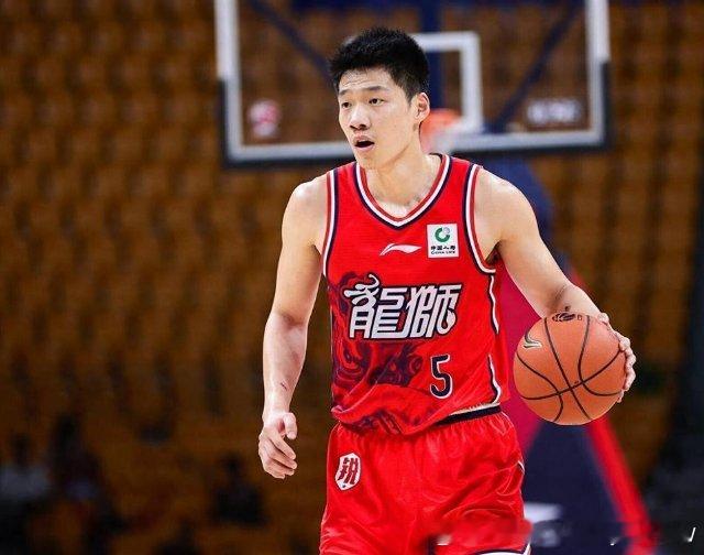袁照耀 →广东宏远  ？

#cba休赛期的动态# ​