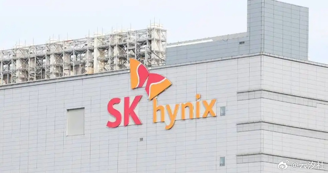 产业资讯研读：存储行业迎来AI结构性转变、国产算力实现商业化验证、剑网3衍生服务建立行业新标准
 
热点行业解读｜半导体周期重构、软硬协同落地、垂直游戏服务规范化发展观察
 
一、AI改写存储产业周期逻辑，HBM紧俏态势有望延续直至2030年
 
AI算力建设的大规模投入，正在彻底改变存储产业过往的发 ​