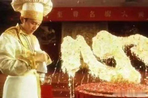 高管AI换脸化身食神这个细节信息量巨大，几乎坐实数字人微电影，就静待二十四号揭开面纱。#AI周星驰竟然破次元到车圈#。 ​