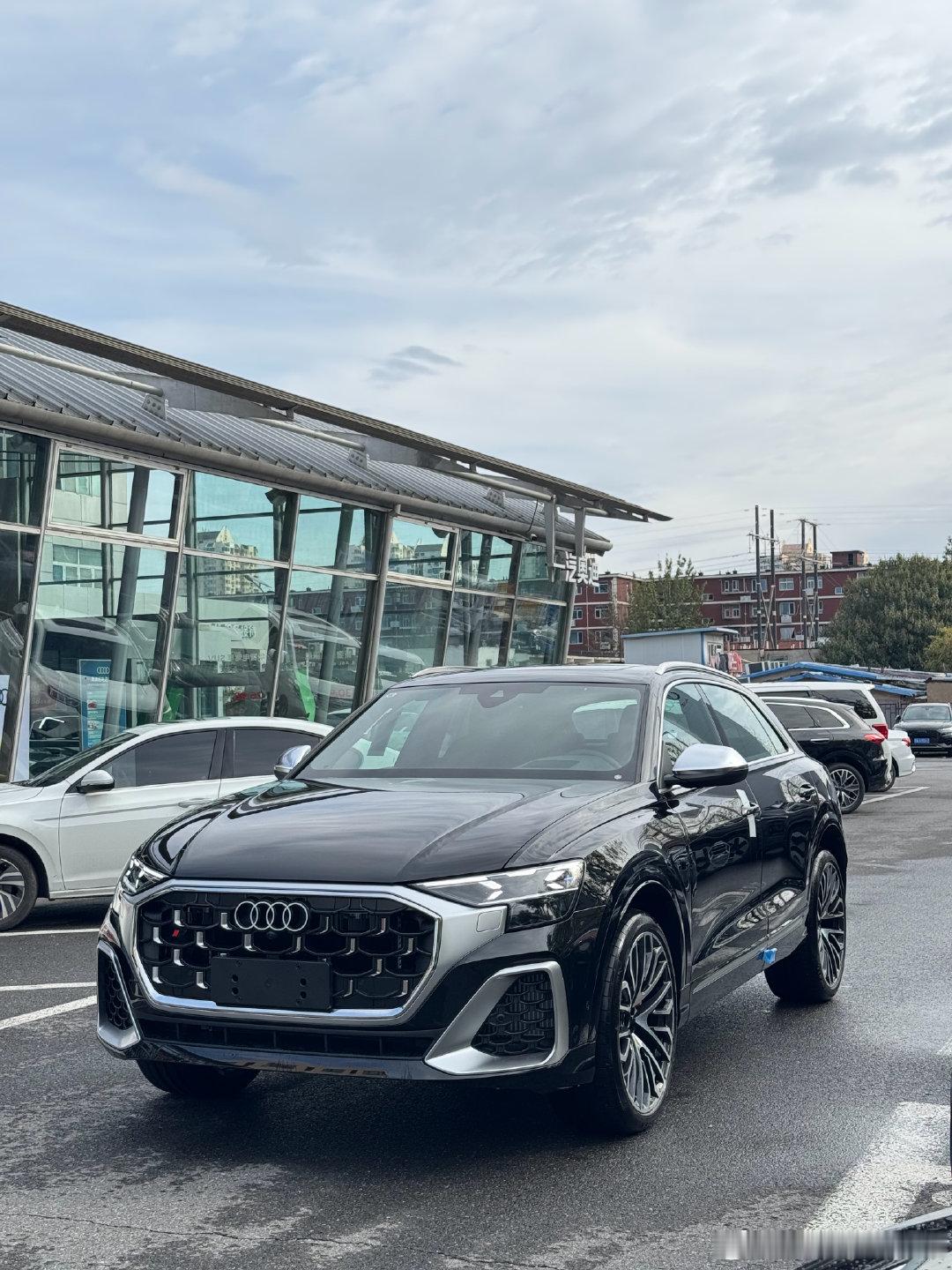 奥迪SQ8真男人开V8 奥迪高性能车
#奥迪##sq8# ​