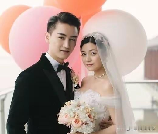 陈妍希一句话把天聊死了：不打算再婚。
上综艺聊起过往，她说爱情未必能走到天长地久，还说自己当年在感情里付出的心意，多到溢出来。这话一出，大家全懂了。
再看两人当年的相处模式，反差更明显。她习惯在镜头前说感受、排情绪；他偏偏内敛寡言，私事一个字不愿往外提。
一个要把情绪说出来，一个要把情绪咽下去