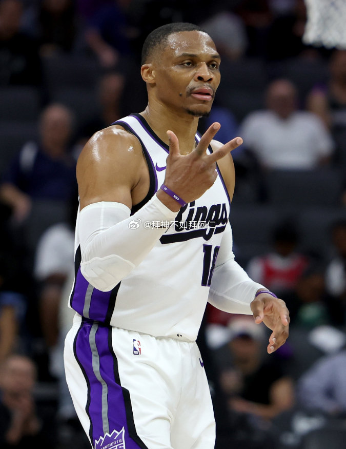 今天，数据媒体Clutch Numbers晒出了在NBA历史上，季后赛三分最铁榜（至少出手500次），具体为：

1、威少 29.9%

2、追梦 30%

3、皮蓬 30.3%

4、基德 32.2%

5、科比 33.1%

6、詹姆斯 33.2%

7、克劳德 33.3%

8、斯玛特 33.5%

9、哈登 33.7%

10、洛瑞 33.8% ​