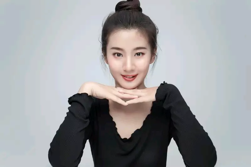 我超喜欢王鸥！她那高冷御姐范简直太绝了，浑身散发着高贵气质。看她的写真...