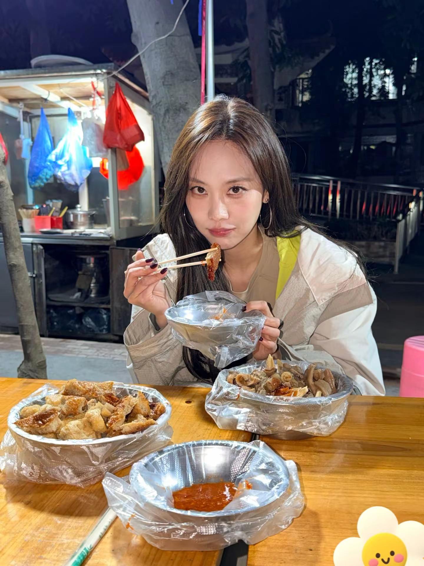 今夜的风悄悄月悄悄 吻你的眉梢 王霏霏