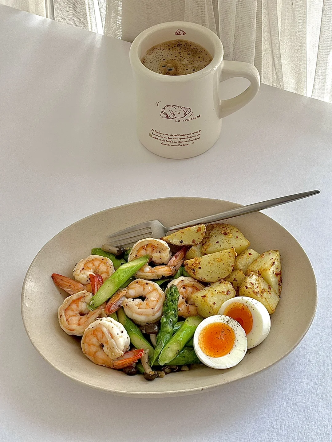☀️工作日早餐｜虾仁芦笋鸡蛋烤薯角温沙拉🥗