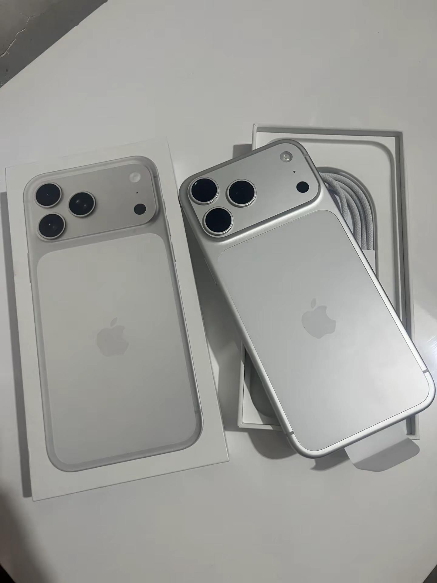 嗯